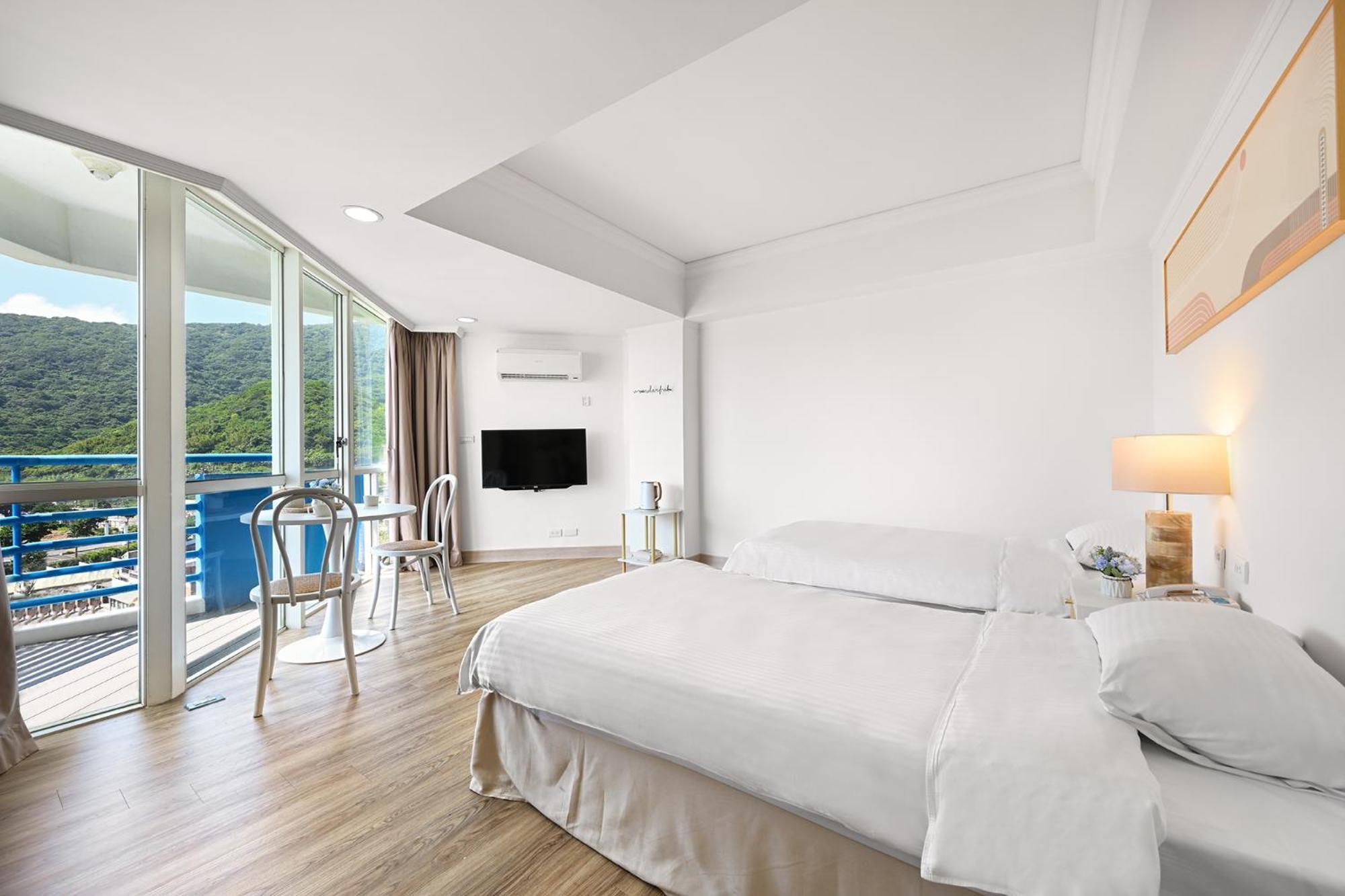 Ct Green Bay Hot-Spring Hotel Wanli District Exterior photo