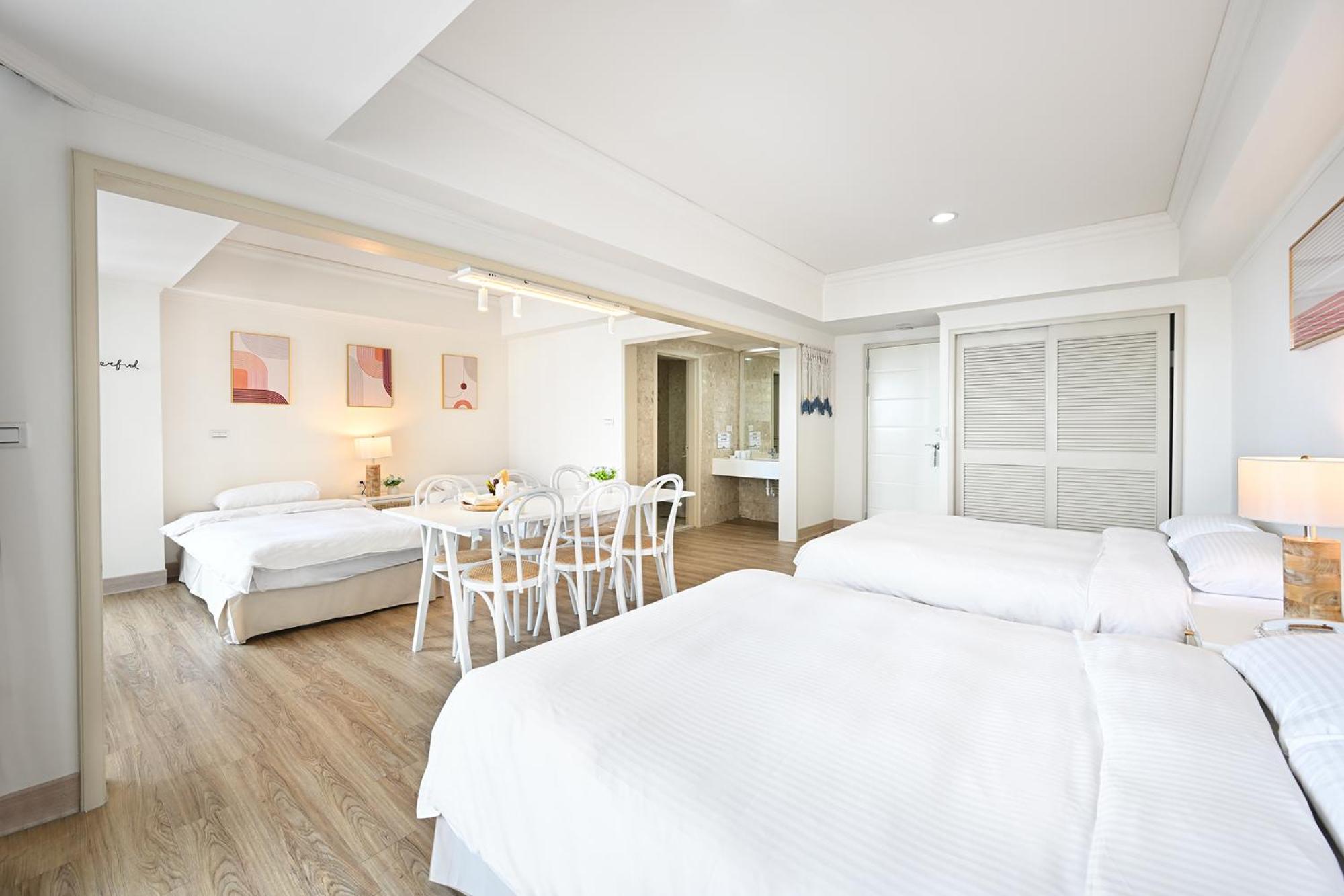 Ct Green Bay Hot-Spring Hotel Wanli District Exterior photo