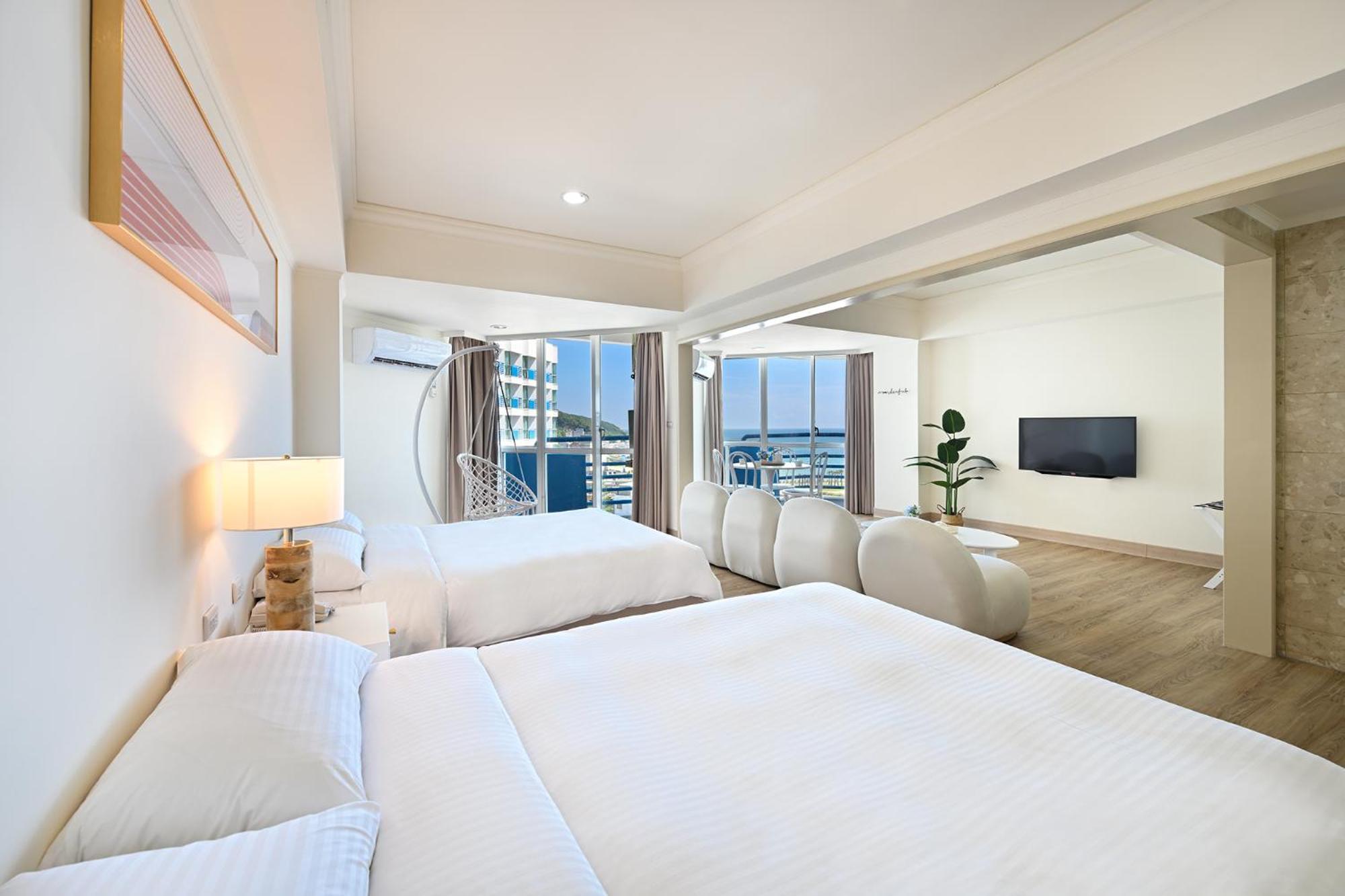 Ct Green Bay Hot-Spring Hotel Wanli District Exterior photo