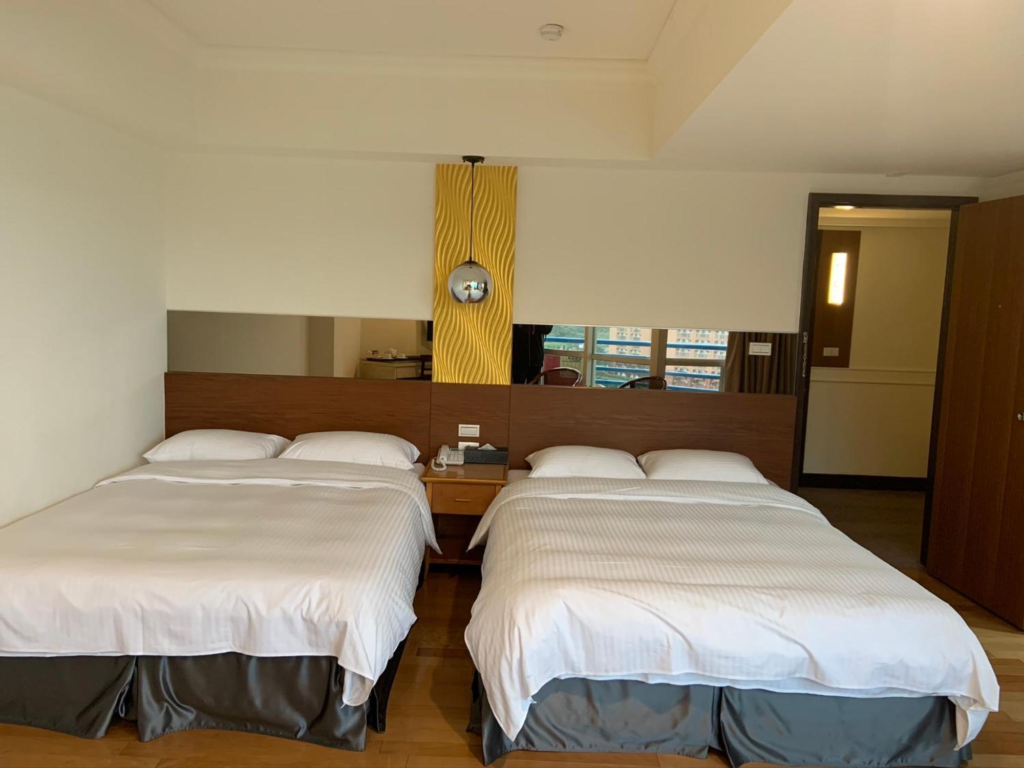 Ct Green Bay Hot-Spring Hotel Wanli District Exterior photo