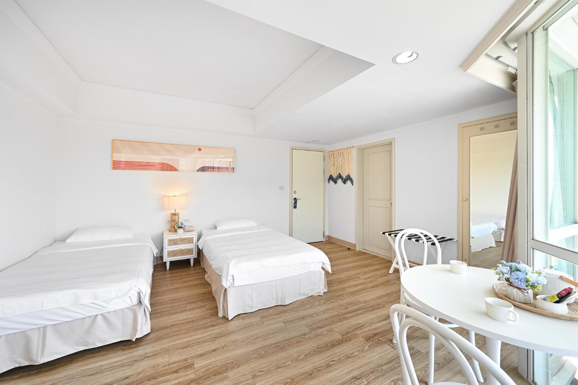 Ct Green Bay Hot-Spring Hotel Wanli District Exterior photo