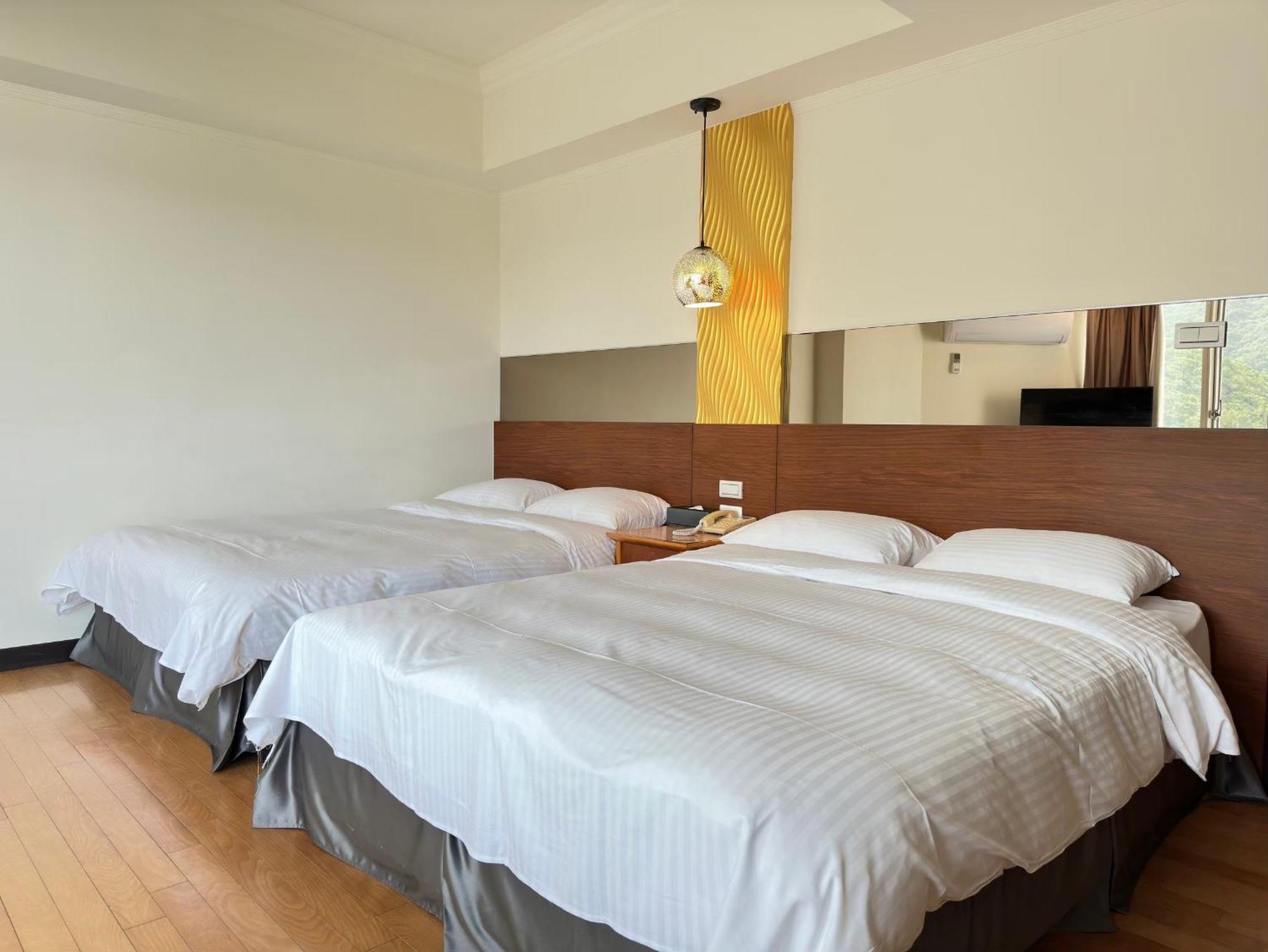Ct Green Bay Hot-Spring Hotel Wanli District Exterior photo